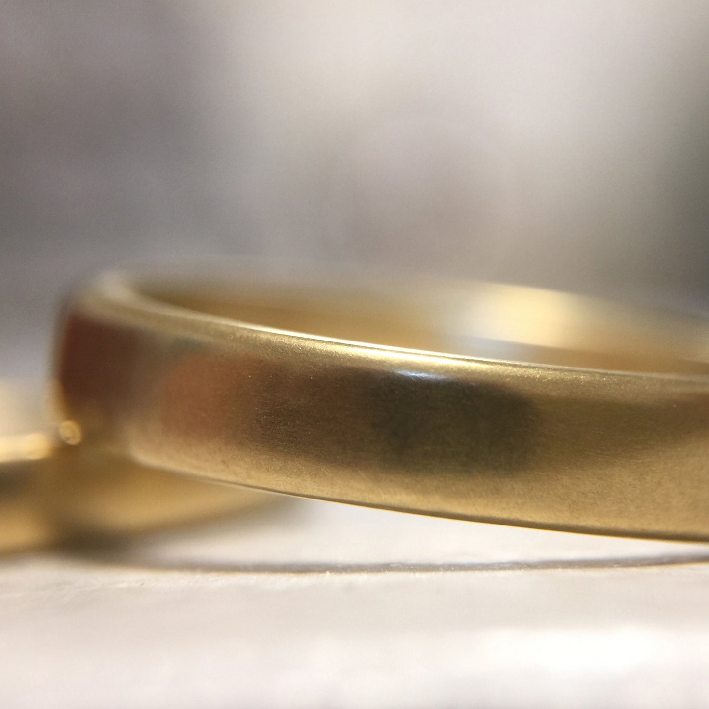 Marian Maurer Rounded Plain Band 3.6 mm detail