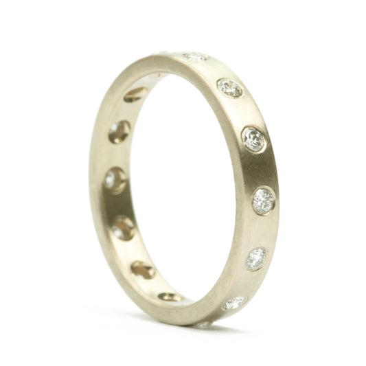 S Band 3.10 mm with diamonds in 18K white gold, side view