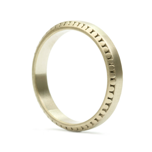 Plain Costa Band 4 mm in 18K white gold, side view