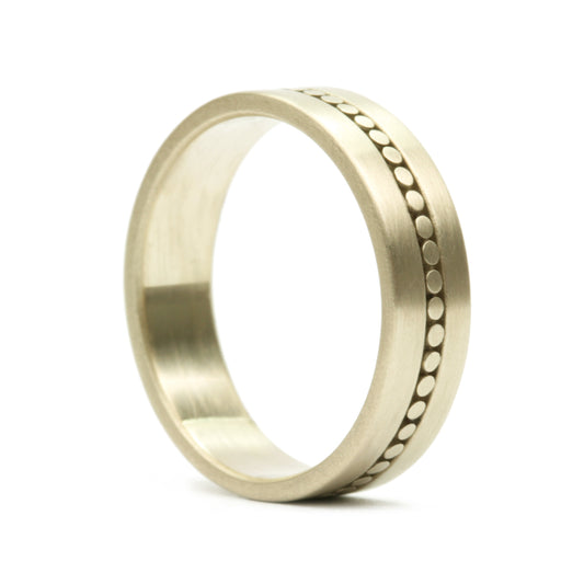 Lia Band 5.5 mm in 18K white gold, side view