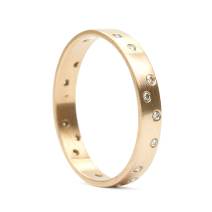 Starry Night Band 3 mm with diamonds in 18K rose gold, side view