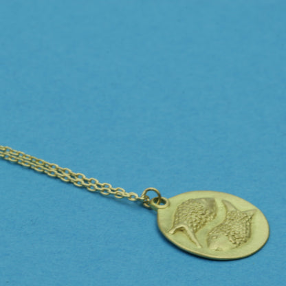 Pisces Medal on cable chain, side view