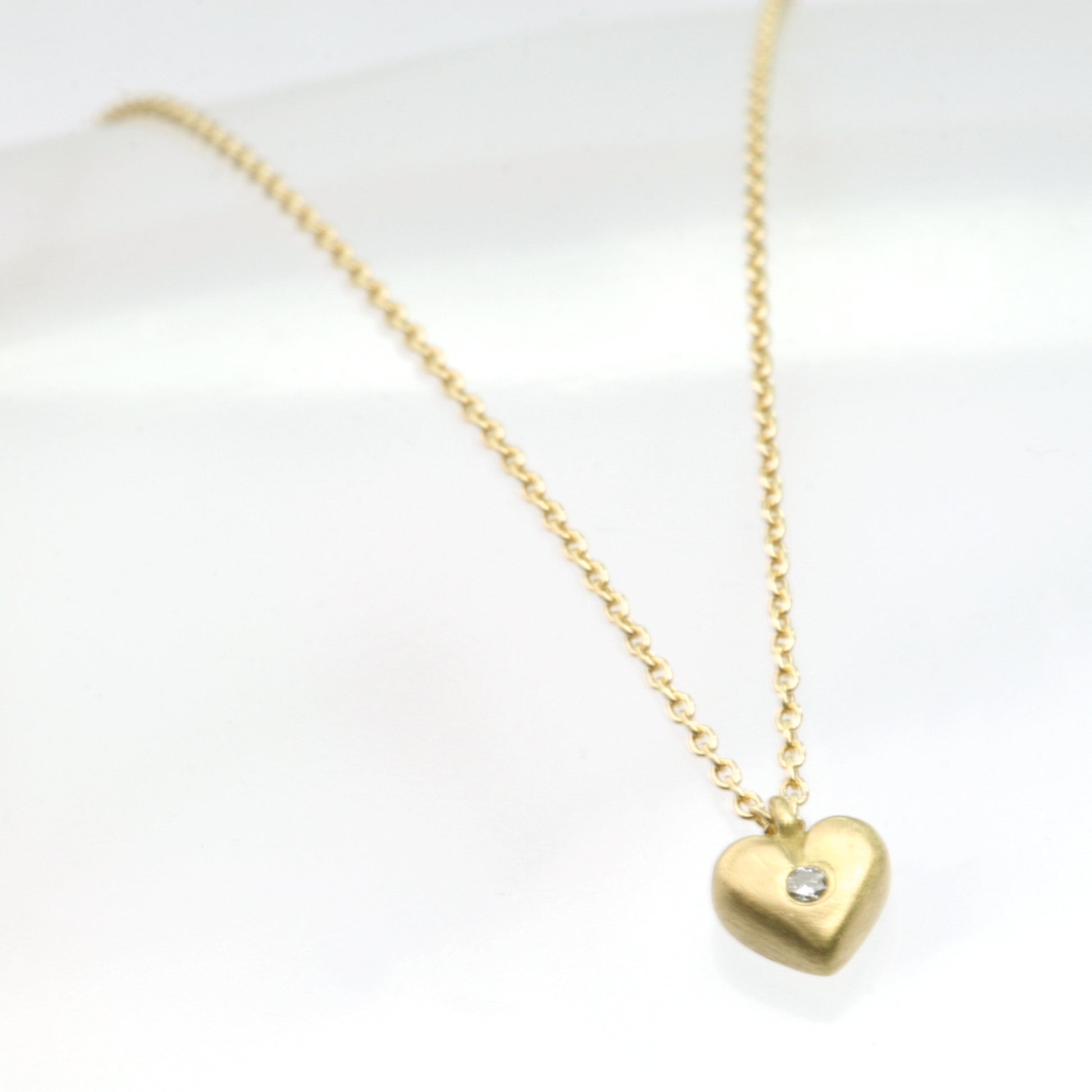 Micro Heart with diamond on cable chain